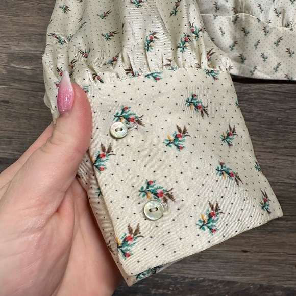 Zara Cream Mandarin Collar Floral Crop Blouse - Picture 4 of 9